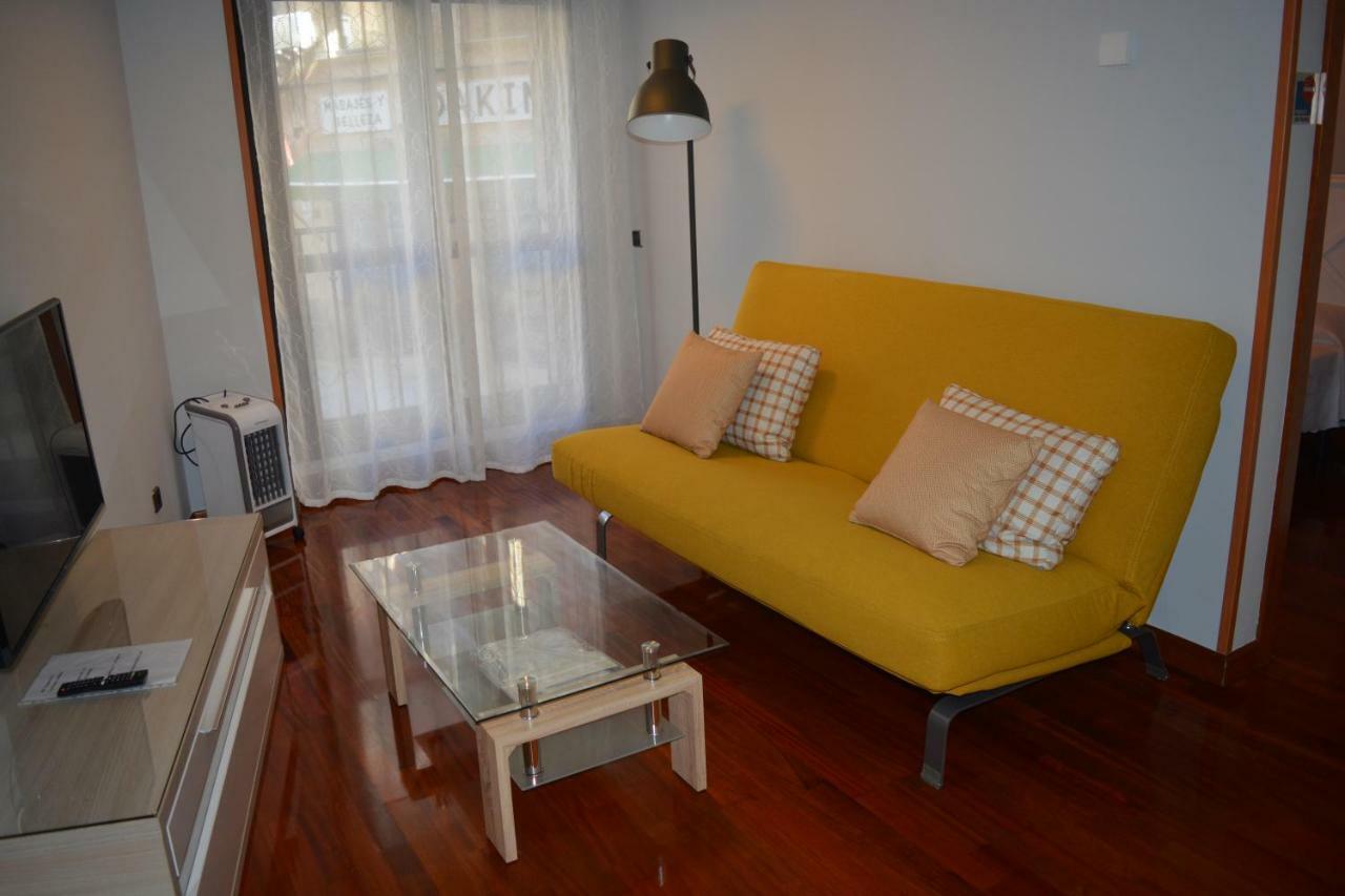 Edificio Plaza Gran Via Apartment *